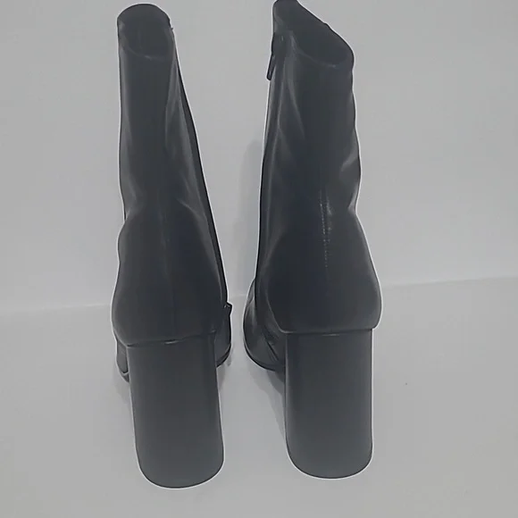Elegant Black Women's Boots - Picture 7 of 9